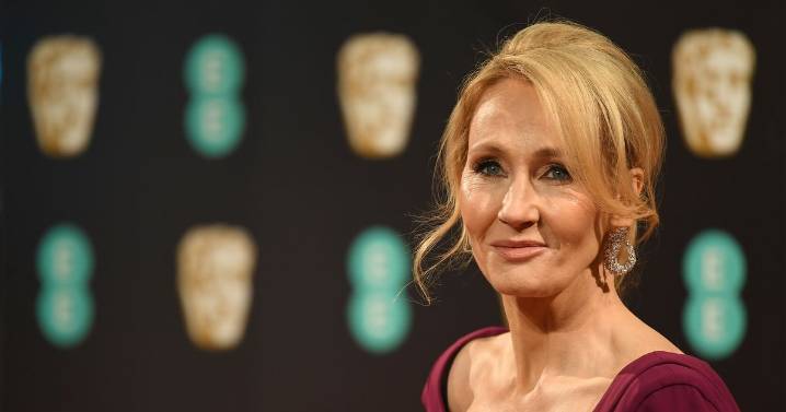 J.K. Rowling critica a Emma Watson por opinión sobre la transidentidad