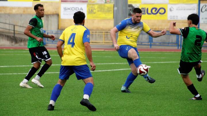 El C.P. Monesterio gana con solvencia en el primero de liga en casa