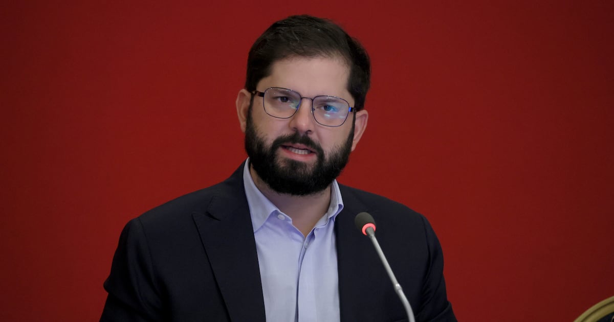 Boric encabeza nuevo consejo de gabinete con mención a responsabilidad fiscal, denuncia de “red de bots” y multa a voto