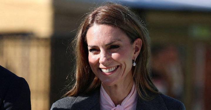 EXCLUSIVE: Kate Middleton Showed 'Cruel' Sign She Backed William Over Harry
