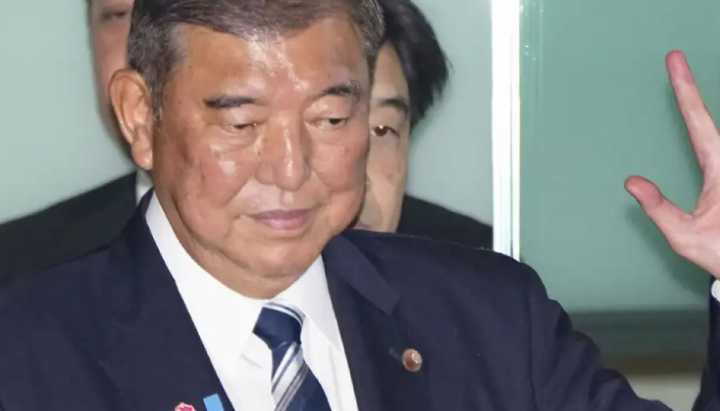 Primer ministro de Japón anuncia su renuncia