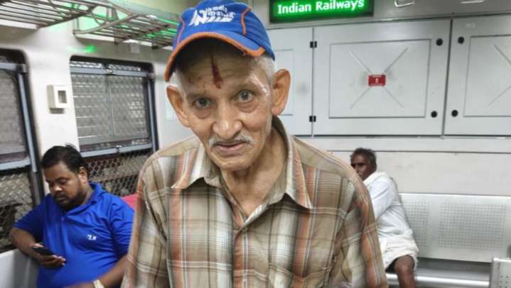 Elderly Man Sells Homemade Sweets on Chennai Trains After Daughter Settles Abroad