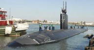 Donald Trump dice que desplegó submarinos nucleares frente a Rusia porque "nos amenazó un poco" 