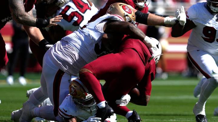 Arizona Cardinals running back James Conner carted off field with ankle injury against 49ers