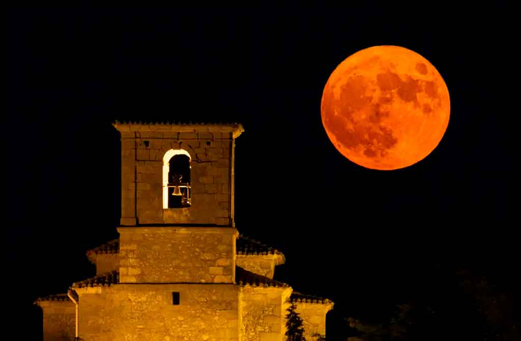 Eclipse lunar teñirá la luna de rojo este 7 y 8 de septiembre