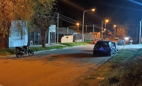 Un motociclista y un peatón protagonizaron un accidente en la vía pública
