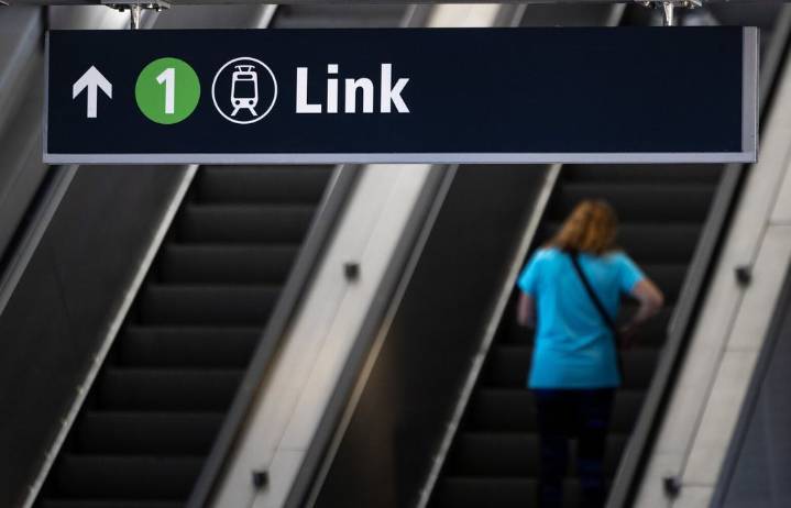 Link light rail halted by ventilation problems again Monday in Seattle