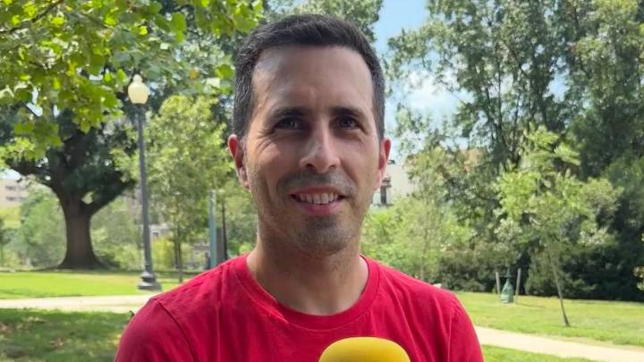 Alessandro Varela, miembro del Coro de Hombres Gays cancelado por Trump: "No es una derrota final ni para nuestro coro ni para las personas LGTBI"