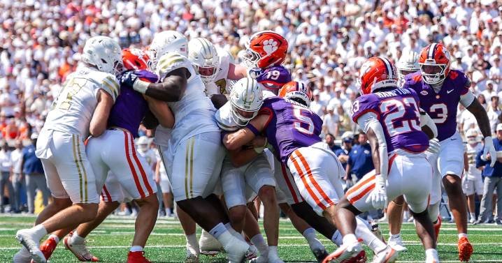 Aidan Birr’s kick at the buzzer gives Georgia Tech win over No. 12 Clemson