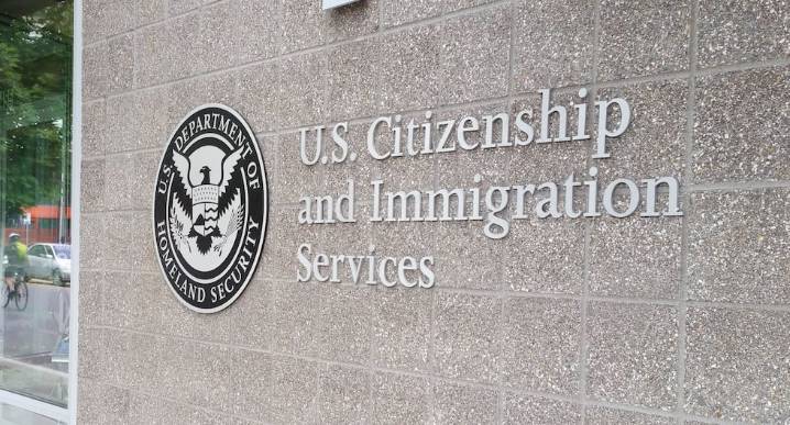 USCIS la agencia de EE.UU. encargada de emitir visados, ahora forma su propia fuerza policial para arrestos últimasa