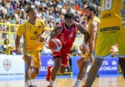 Duro correctivo para el CB Gran Canaria ante el Olimpia Milán para arrancar la pretemporada (91