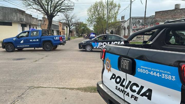 Un joven murió en una balacera en barrio Centenario y otro pelea por su vida en el Hospital Cullen