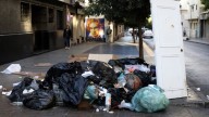 Ñuñoa multará con hasta 346 mil pesos a  quienes boten colillas u orinen en la calle