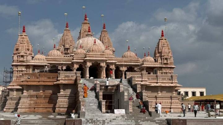Jodhpur's New Swaminarayan Mandir Is A Fascinating Architectural Marvel Galleries