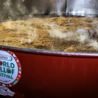 Huge pot of Nigerian jollof rice sets Guinness record