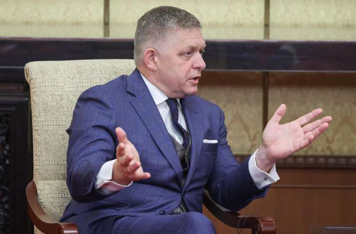 Primer ministro eslovaco compara el atentado de Kirk al que sufrió