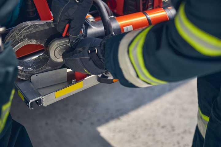 Mujer muere tras incendio en casa