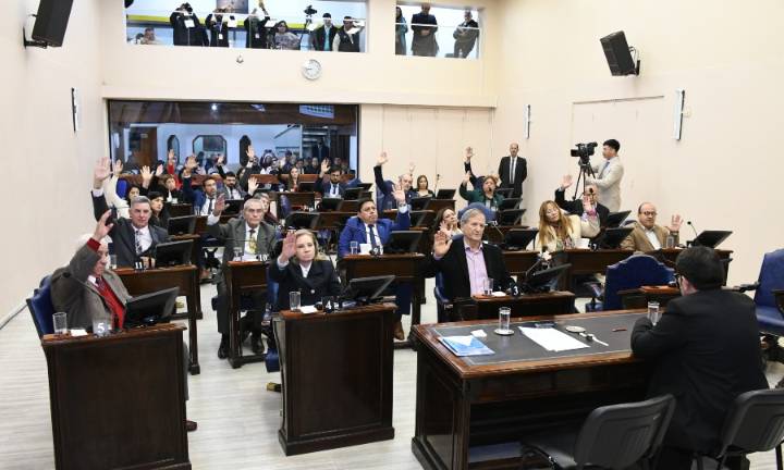 Quedó sancionada y promulgada la nueva Constitución de la Provincia