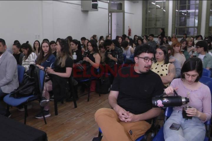 Jornada sobre trastornos de la conducta alimentaria: "Hay sobresaturación de información y muchas veces desinforma"