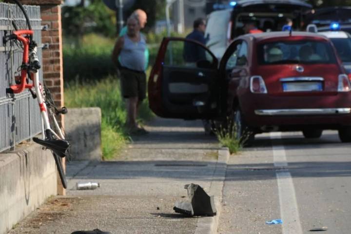 Un joven sin carné, que robó el coche de su madre, atropella y mata a un septuagenario en Italia