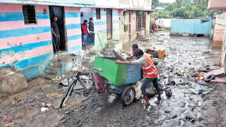GHMC launches cleaning operation in flood