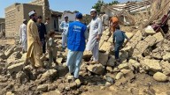 Se eleva a 800 el número de muertos tras devastador sismo en Afganistán