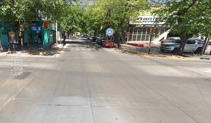 Un motociclista sufrió heridas tras chocar contra una camioneta en Godoy Cruz