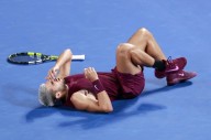 Alcaraz gana al argentino Báez en su debut en el torneo de tenis de Tokio