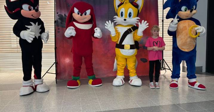 Shoppers marvel at superheroes and villains at East Kilbride Comic Con
