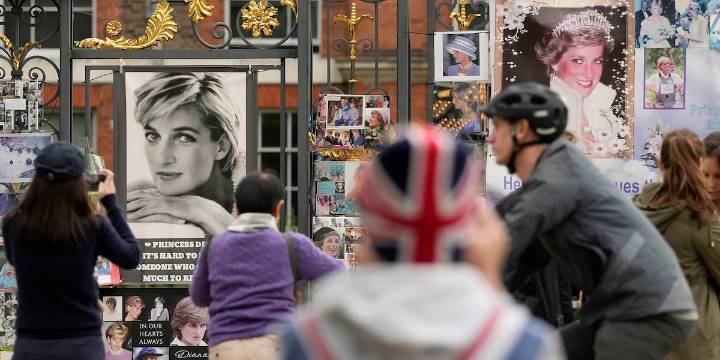 Time capsule placed in hospital by Princess Diana opened 34 years later