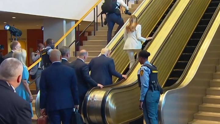 ¿Apagaron a propósito las escaleras mecánicas para Trump en la ONU? (+Video) 24 de septiembre de 2025 | Internacional La vocera de la Casa Blanca declaró que si alguien desconectó las escaleras de for