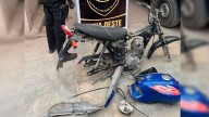 Dos hombres huyeron tras ser sorprendidos desmantelando una moto robada