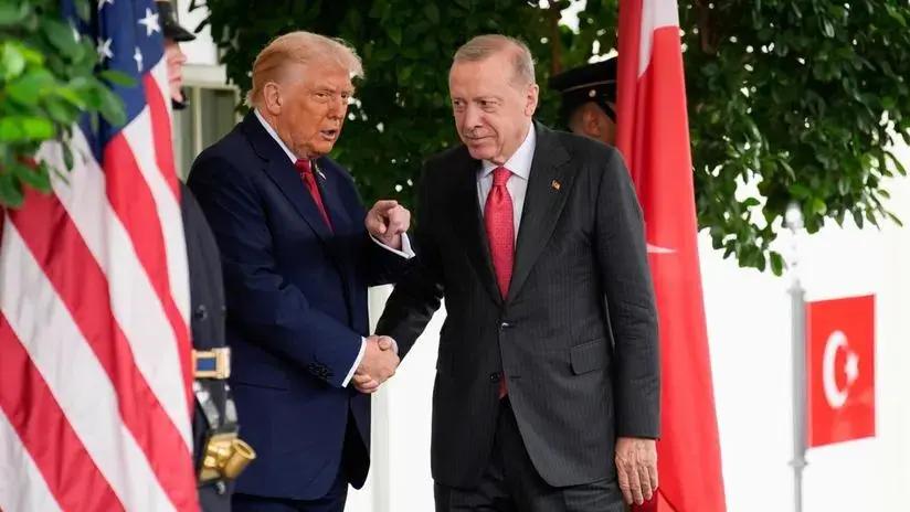Donald Trump le dice a Erdogan que le gustaría que Turquía "dejara de comprar petróleo" a Rusia