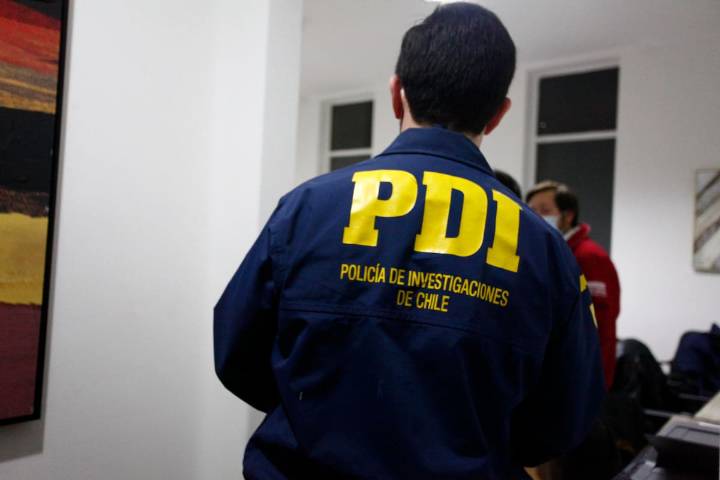 Hombre queda hospitalizado tras ser baleado durante procedimiento policial en La Serena: habría amenazado a transeuntes con un hacha