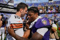 Jackson throws 4 TD passes, and the Ravens close strong in a 41