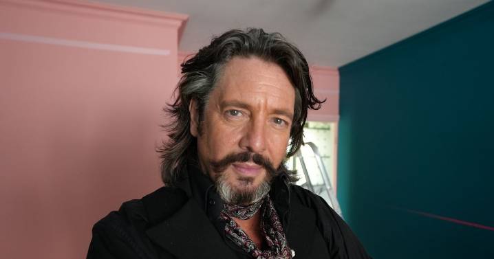 Laurence Llewelyn-Bowen hits back at 'appallingly rude' backlash to 'disaster' show return