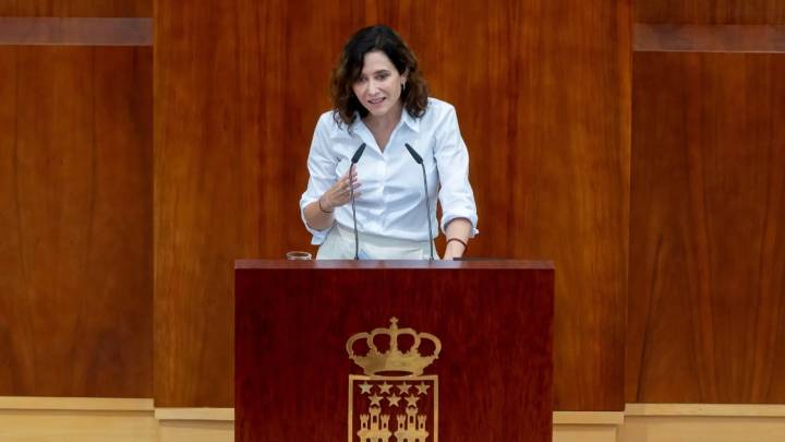 Ayuso censura a una izquierda que le dice "la pareja que tiene que tener": "¿Con quién puedo salir? ¿Con el hermano de Sánchez?"
