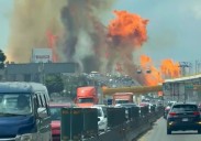 "Todo se convirtió en fuego". La descomunal explosión de un camión cisterna que circulaba por una autopista de México