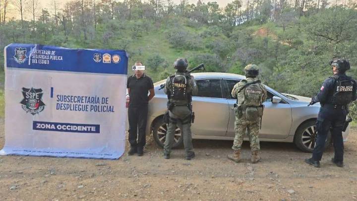 Detiene SSPE a persona armada y asegura vehículo con reporte de robo en Moris