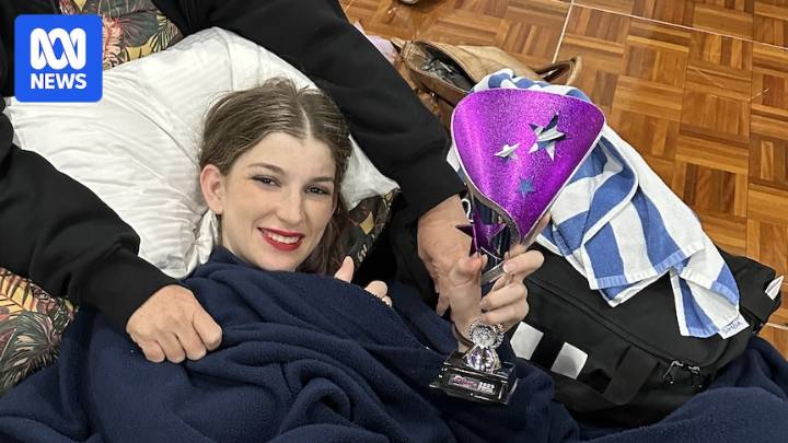 Darwin dancer with dislocated knee left waiting for ambulance for six hours