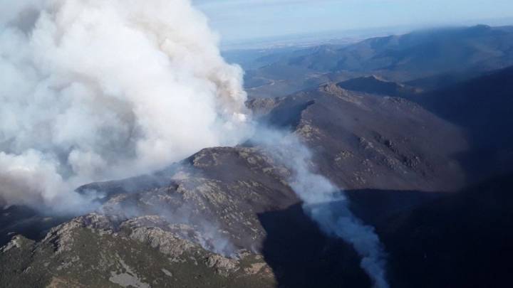 Evacúan a bomberos sorianos de la Brif de Lubia por intoxicación en el incendio de Guadalajara