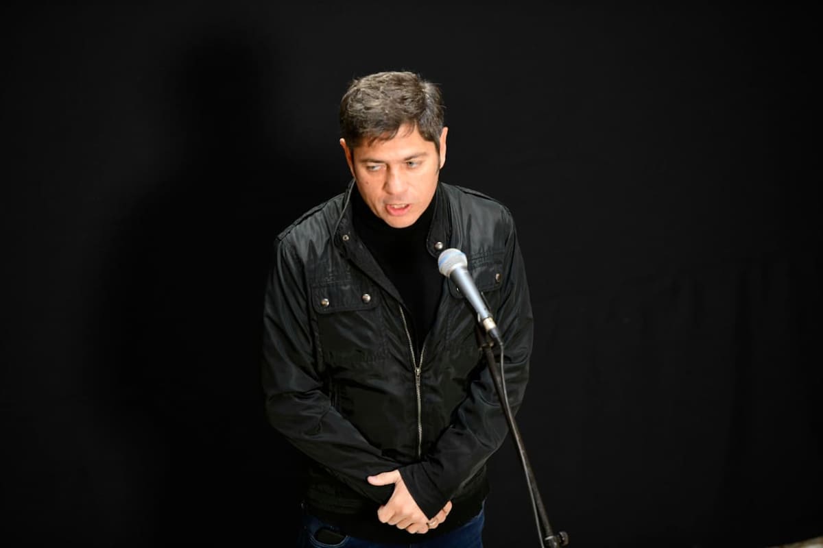 "Es un acto familiar". El llanto de Axel Kicillof al hablar de su hijo mayor, que votó por primera vez