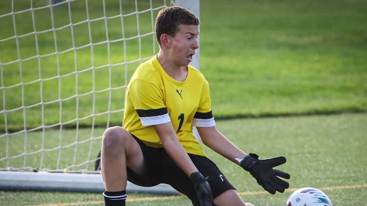 Becton blanks Saddle River Day on the road