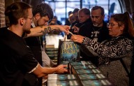 Lanzan en Praga la nueva y esperada novela de Dan Brown: El último secreto