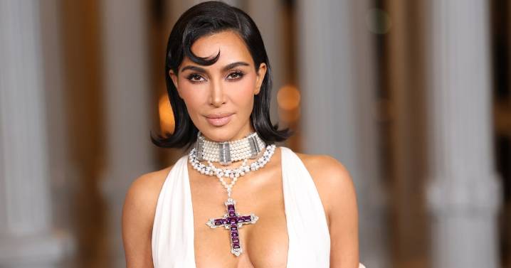 Kim Kardashian Matched Her Sheer Bra To Her Tights Like A Pro