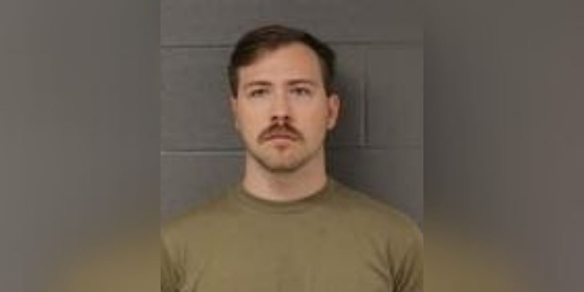 Odenville Middle employee arrested for soliciting sex act with student