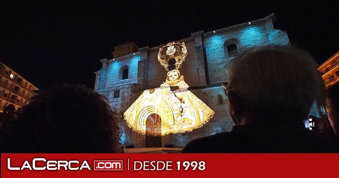 VÍDEO | Espectacular estreno del videomapping en la Catedral de Albacete: un homenaje visual a la Virgen de los Llanos que deslumbra en la Feria 2025
