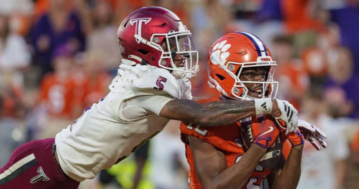 Gamecocks, Clemson check into latest AP Top 25