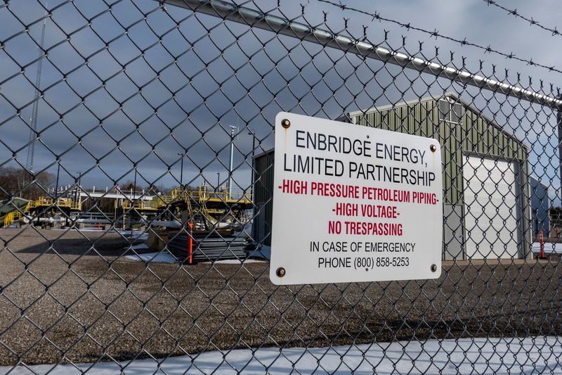 US files court statement to support Enbridge in Michigan pipeline case
