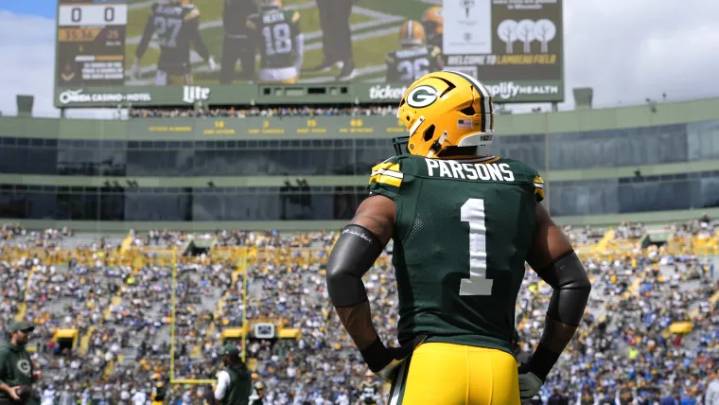 Micah Parsons live stats: Updated sack total, highlights from Packers vs. Commanders